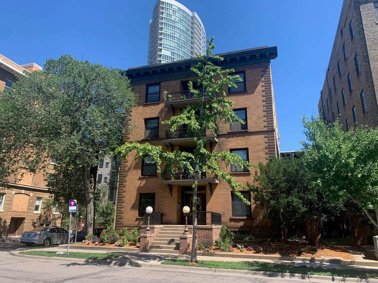 1401 Willow Street - Photo 1