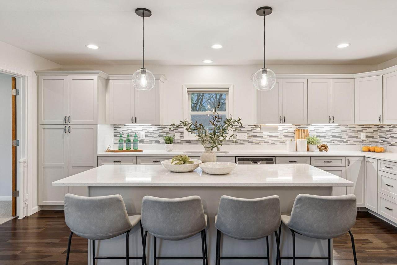 7560 Superior Terrace - Photo 1