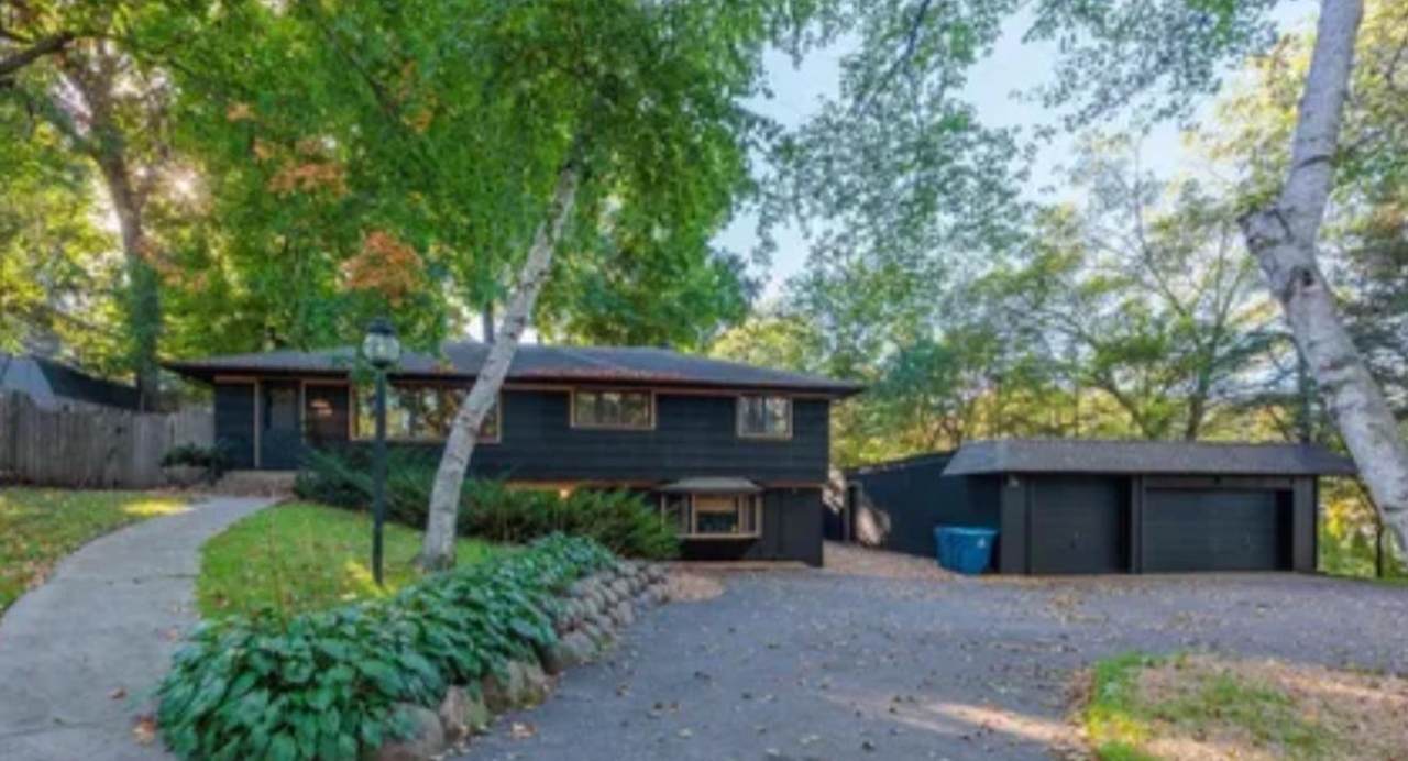 239 Byrondale Avenue - Photo 1