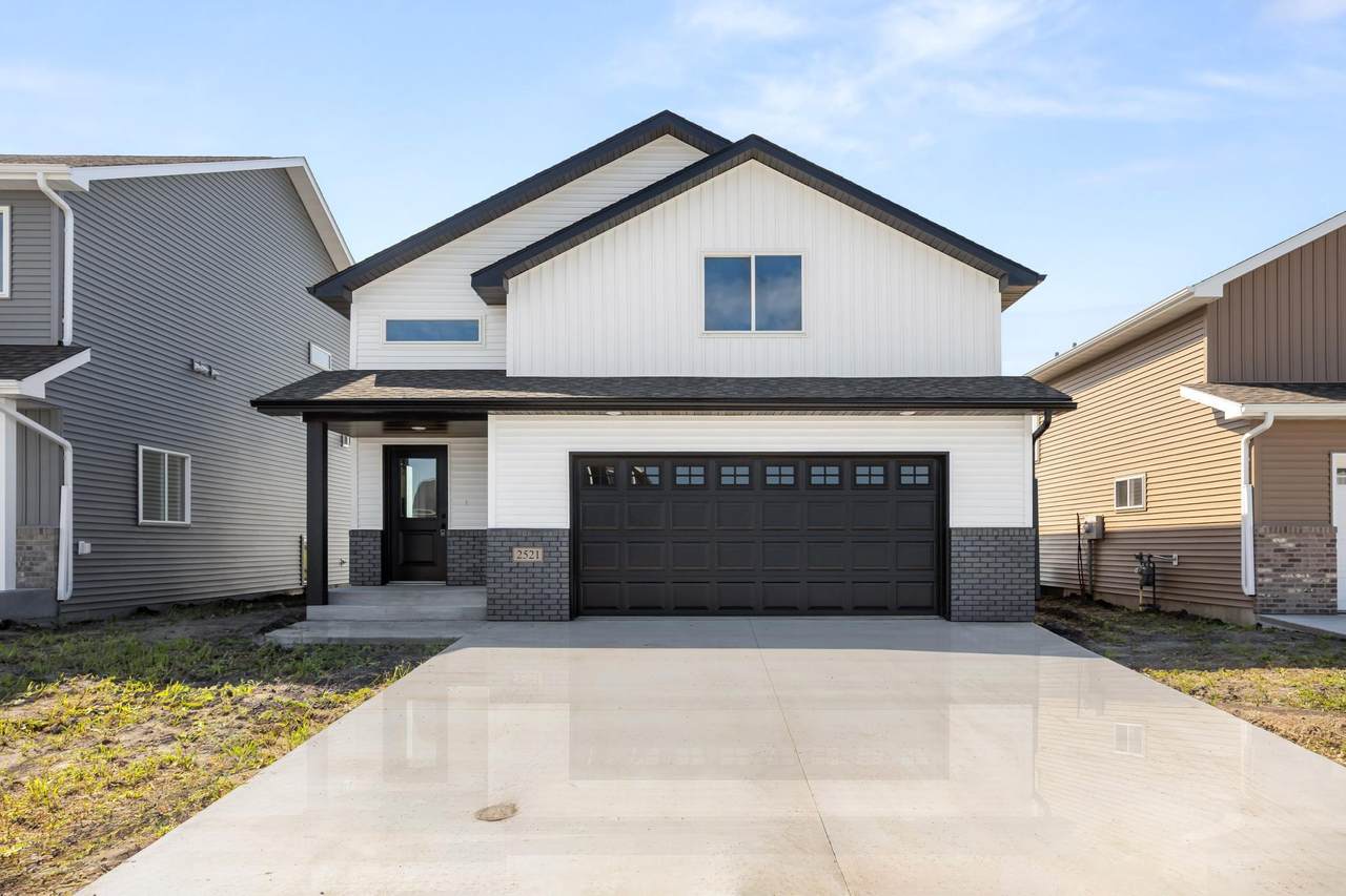 2533 38th Avenue - Photo 1