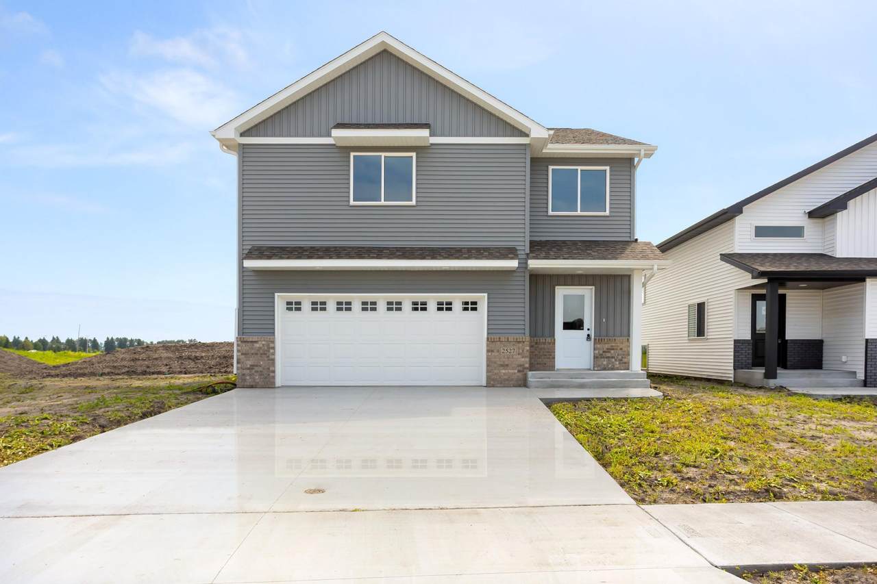 2611 38 Avenue - Photo 1