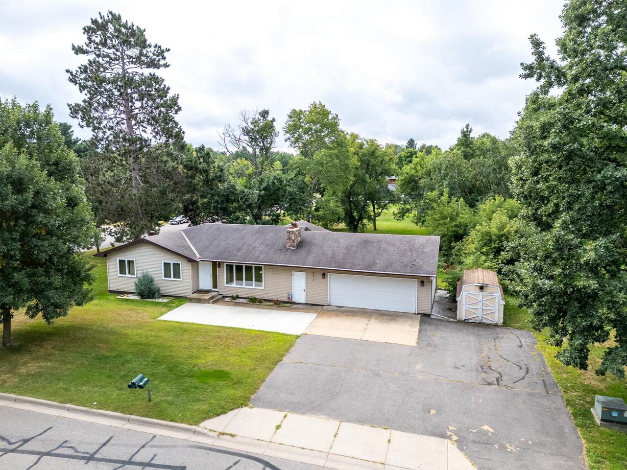 520 Ridgewood Road - Photo 1