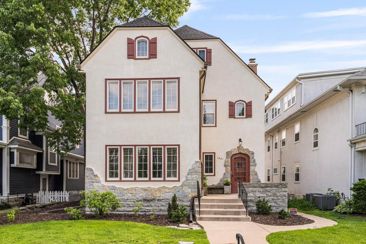 1621 25th Street - Photo 1