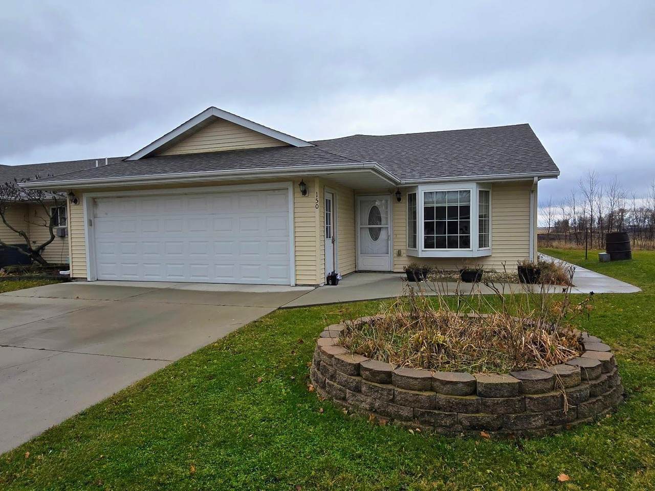 150 Ridgeview Drive - Photo 1