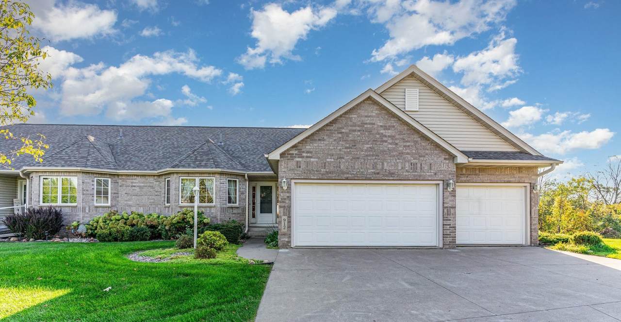 912 Aurora Circle - Photo 1