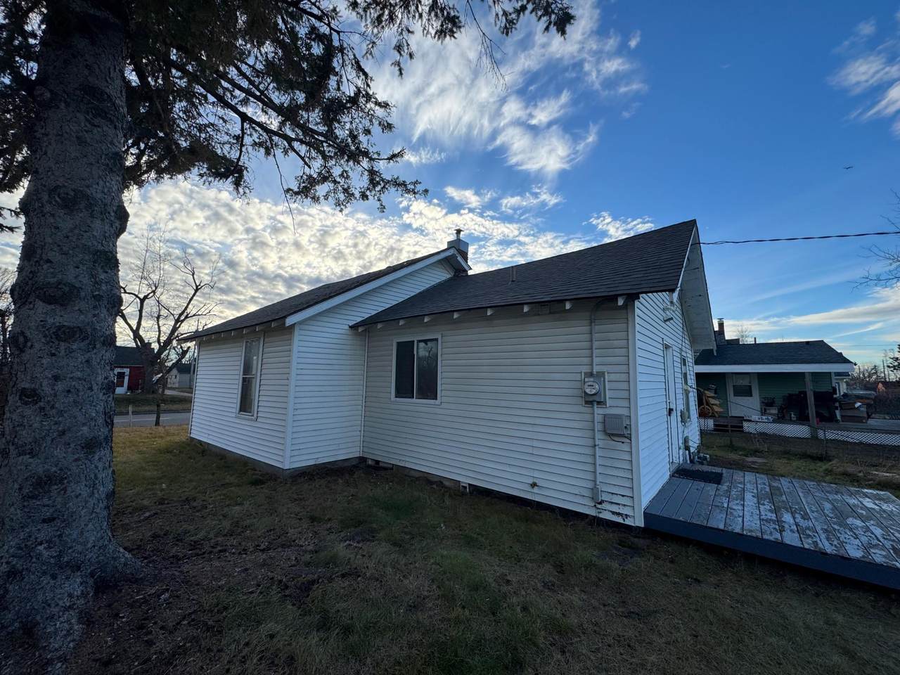 813 4th Street - Photo 1