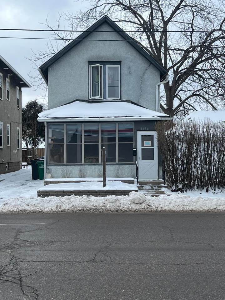 1218 University Avenue - Photo 1