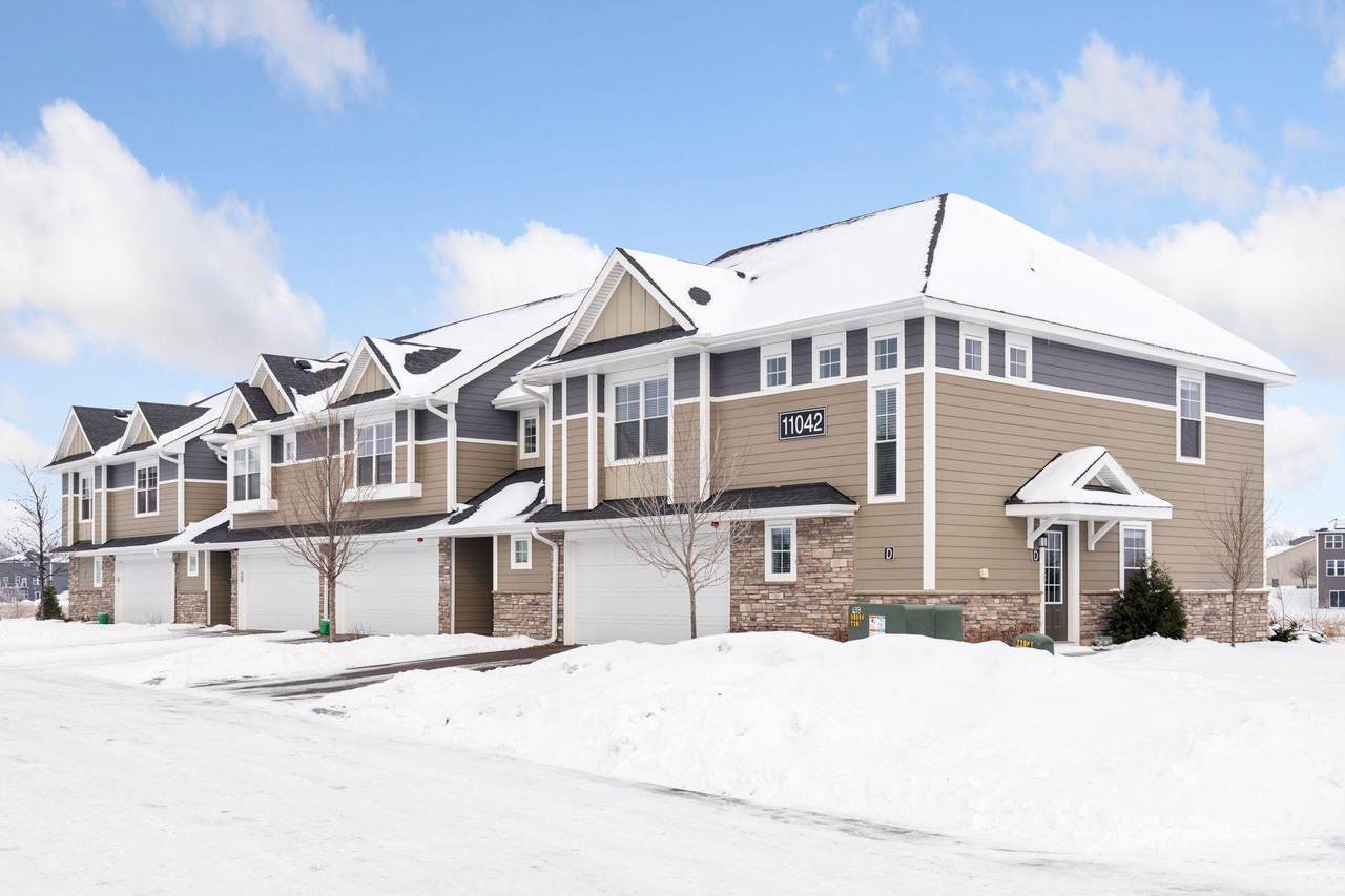 11042 Yalta Street - Photo 1