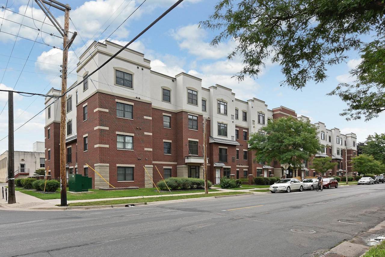 619 8th Street - Photo 1