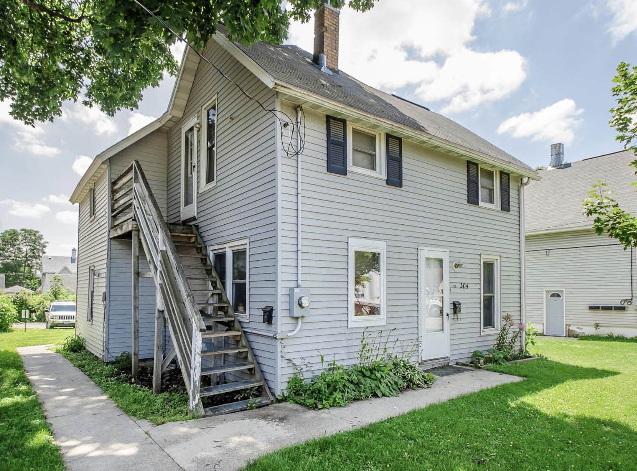 304 7th Street - Photo 1