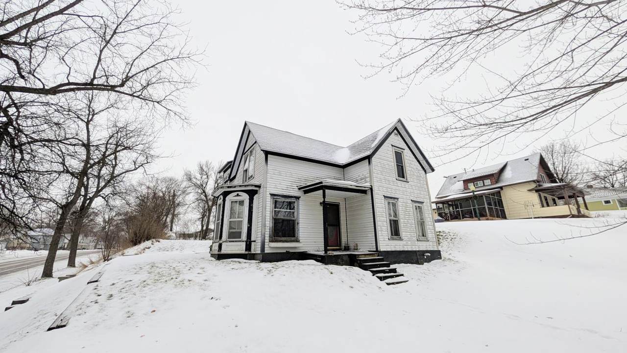 112 Bluff Street - Photo 1