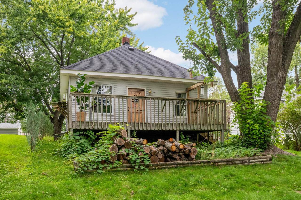 744 Shore Drive - Photo 1