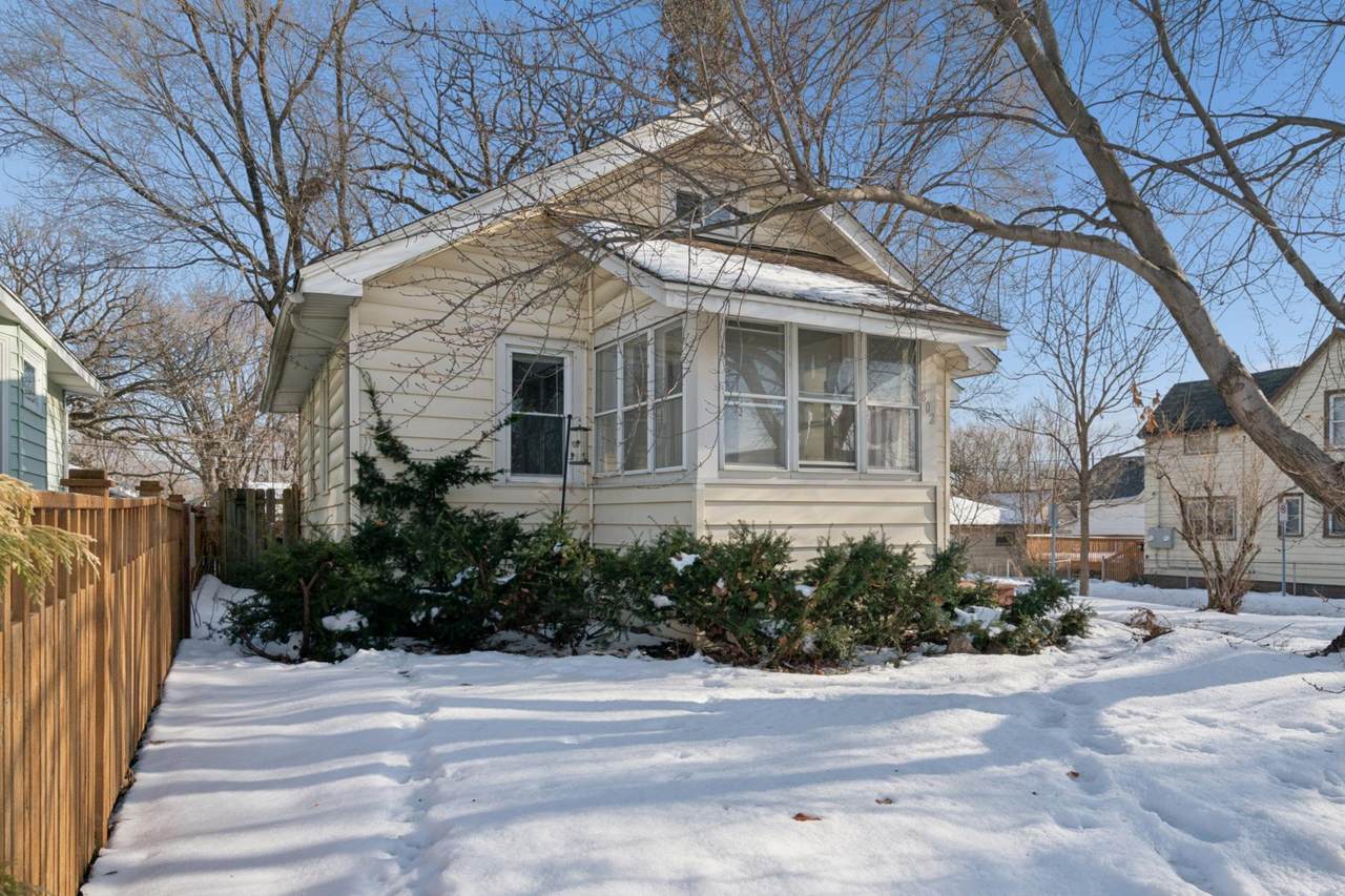 802 Howell Street - Photo 1
