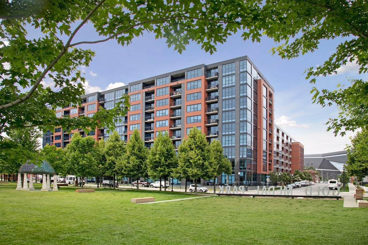 215 10th Avenue - Photo 1