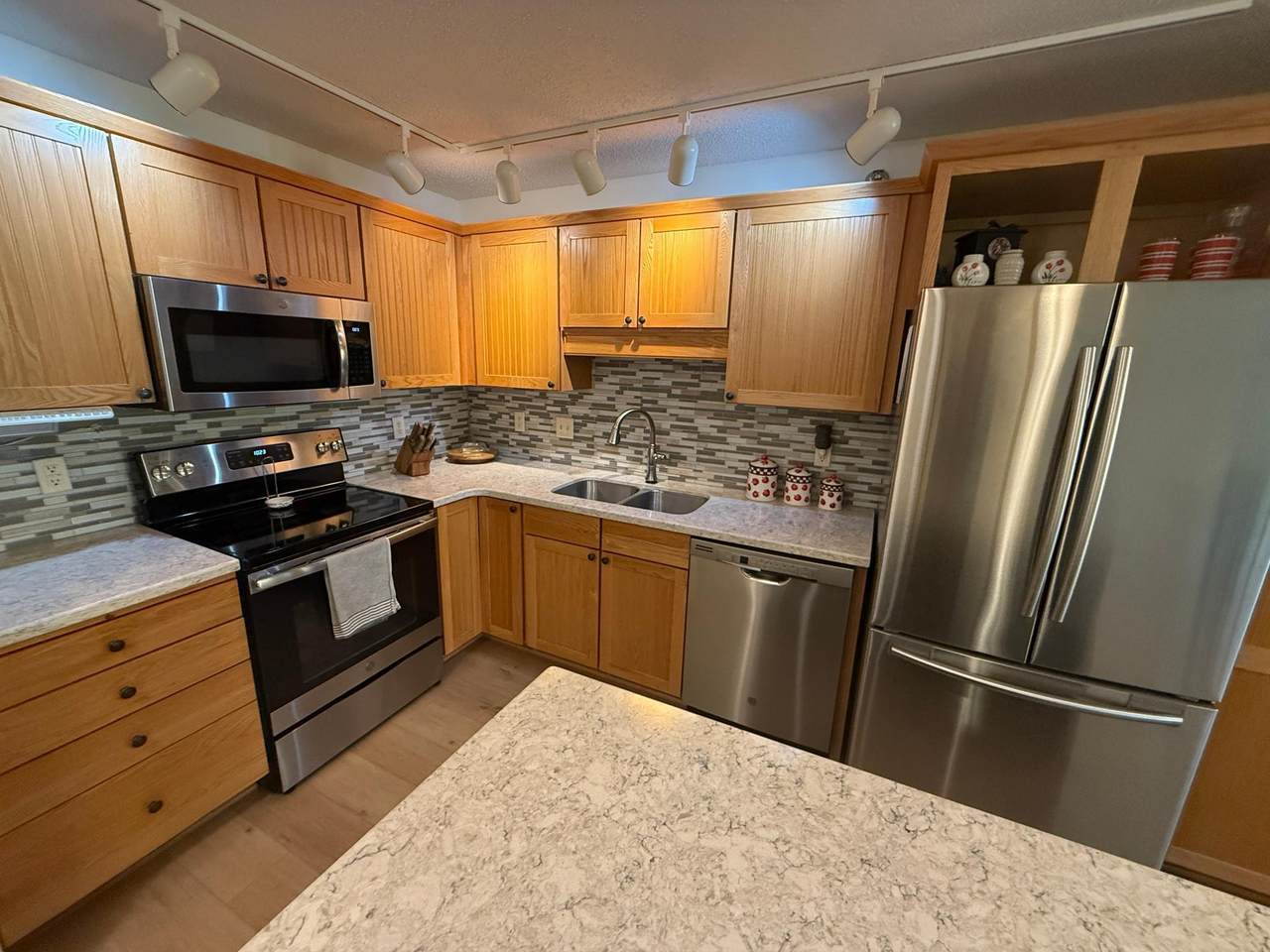 16154 Main Avenue - Photo 1