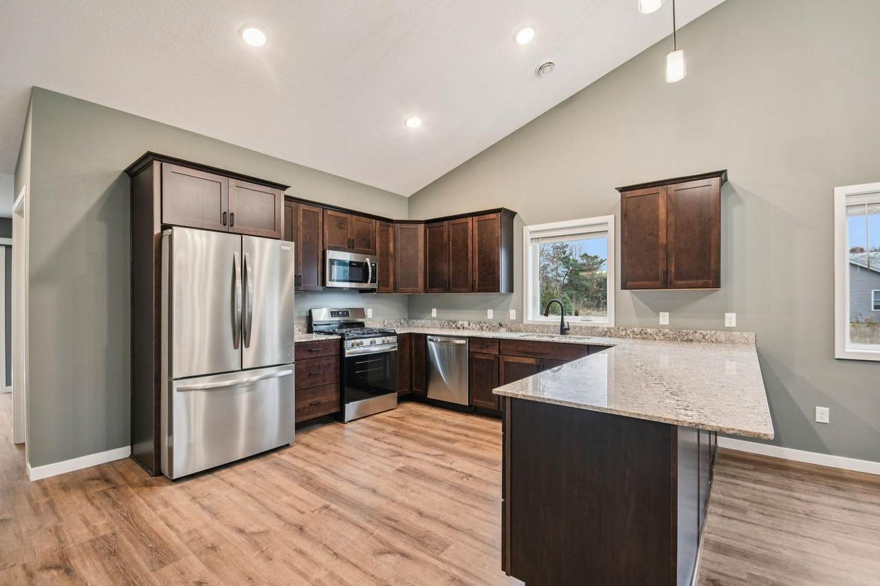 917 Gable Street - Photo 1