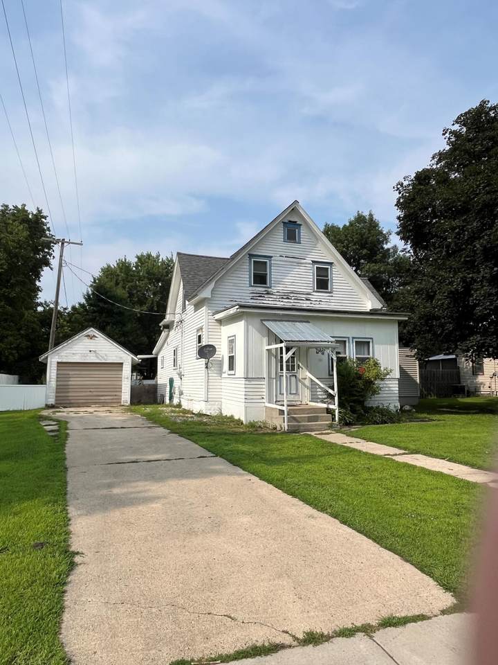 130 Linden Street - Photo 1