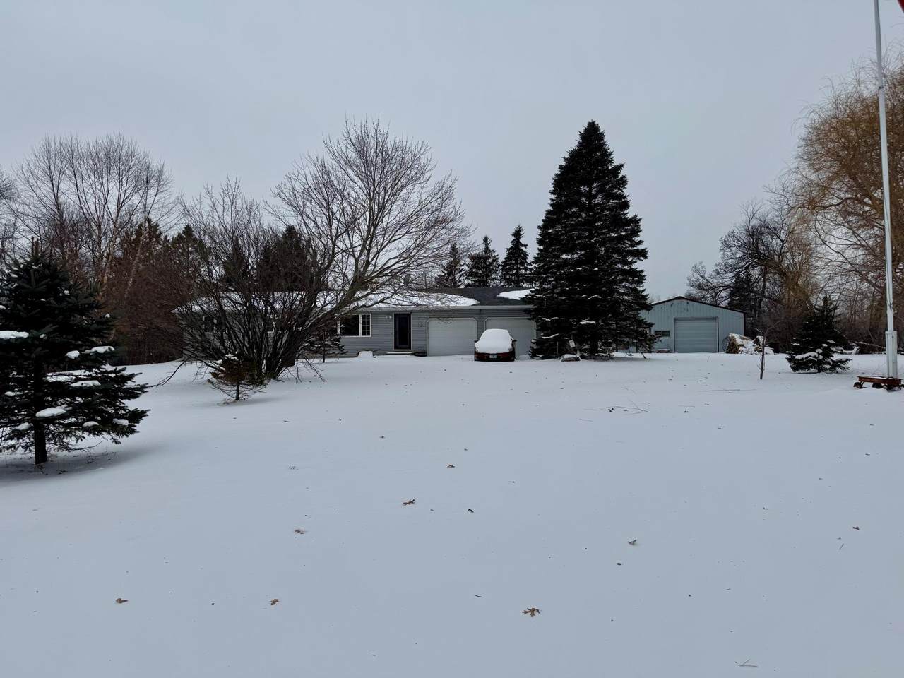 22870 Bridgestone Road - Photo 1