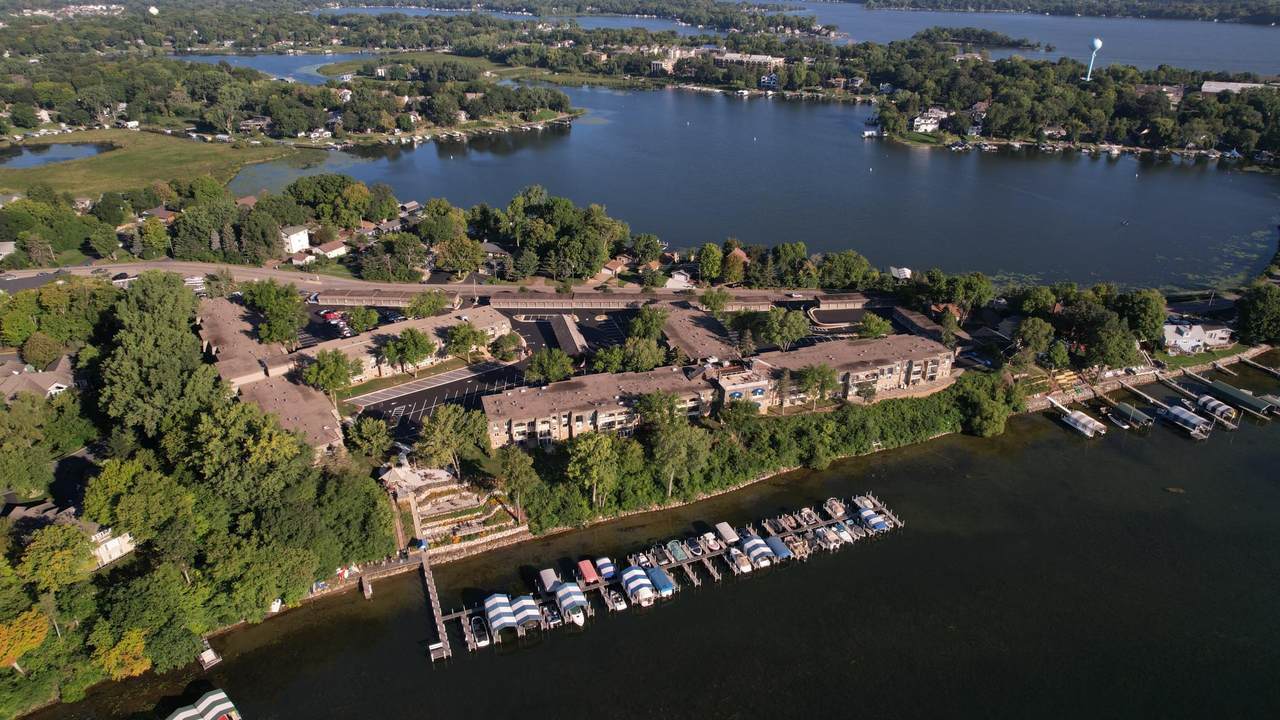 4387 Wilshire Boulevard - Photo 1