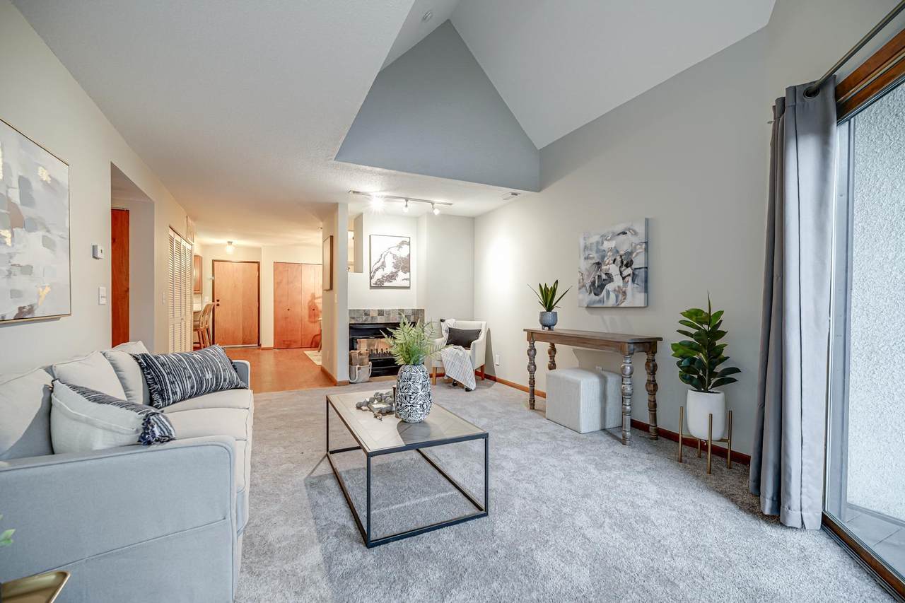 232 Franklin Avenue - Photo 1