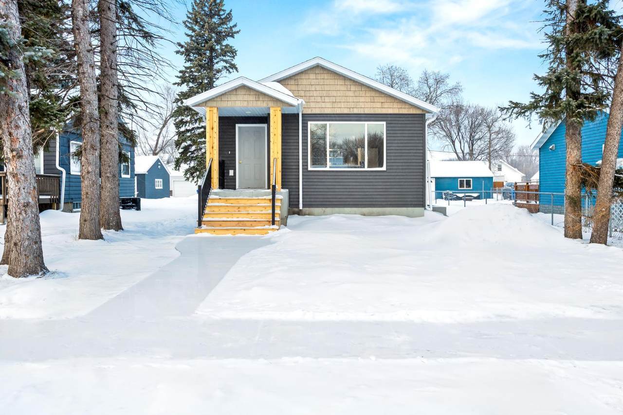 1613 5th Avenue - Photo 1