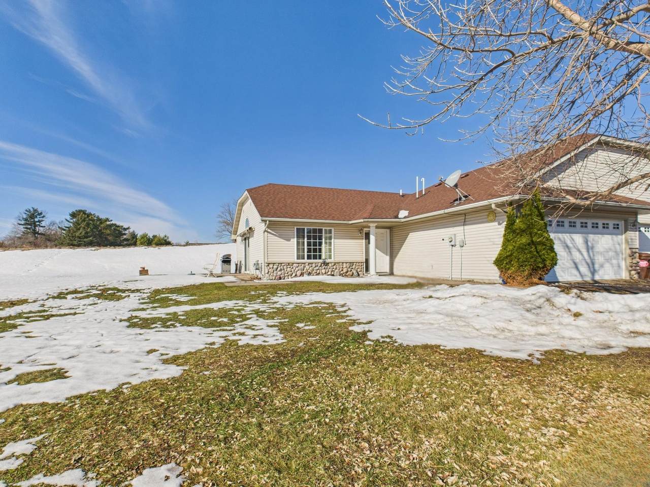 411 Bluebird Street - Photo 1