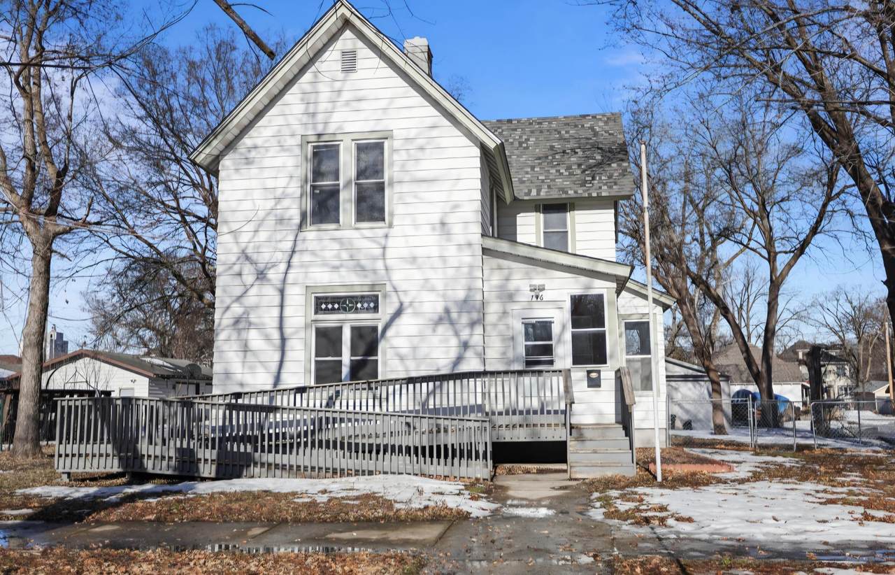 716 1st Street - Photo 1