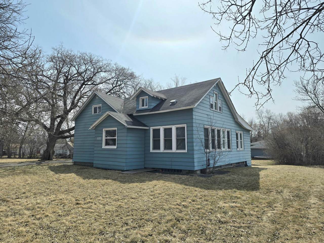 1127 7th Street - Photo 1