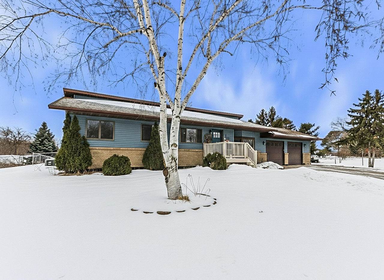 1004 Dale Street - Photo 1