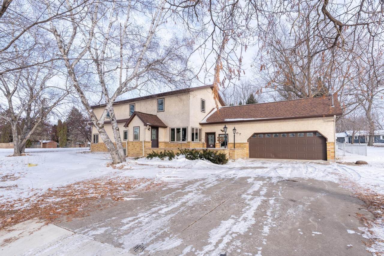 407 4th Street - Photo 1