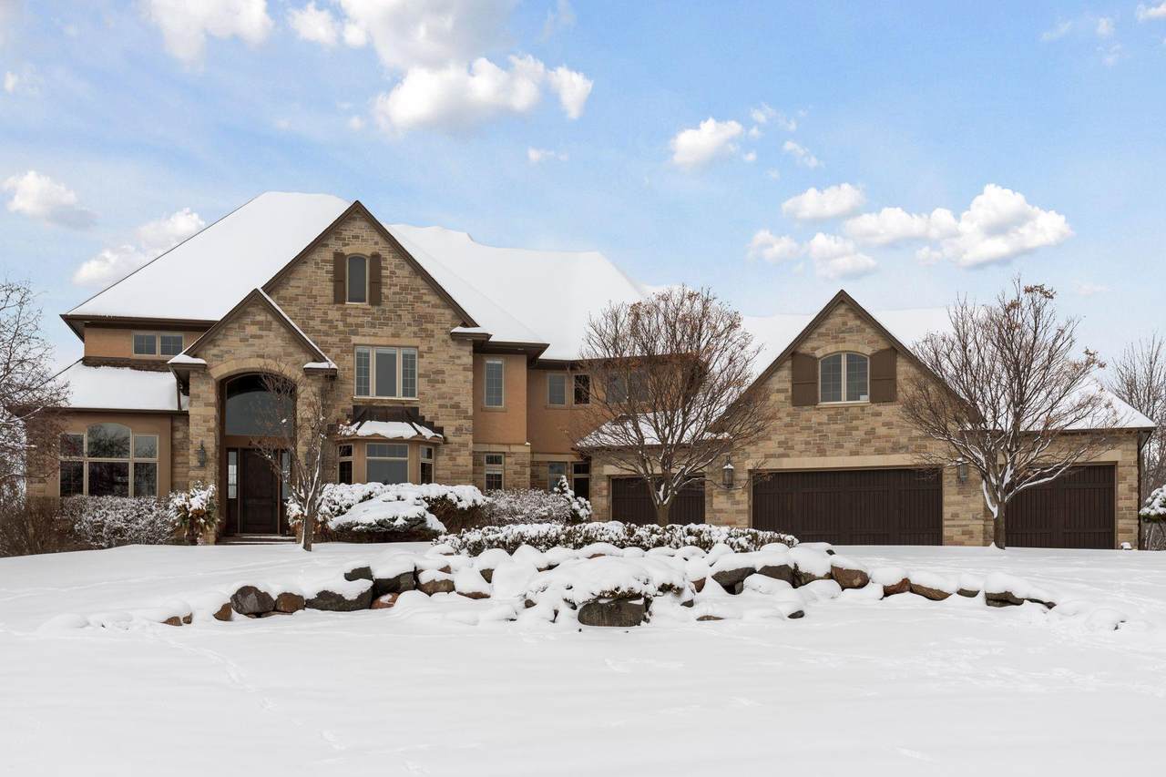 225 Calamus Circle - Photo 1