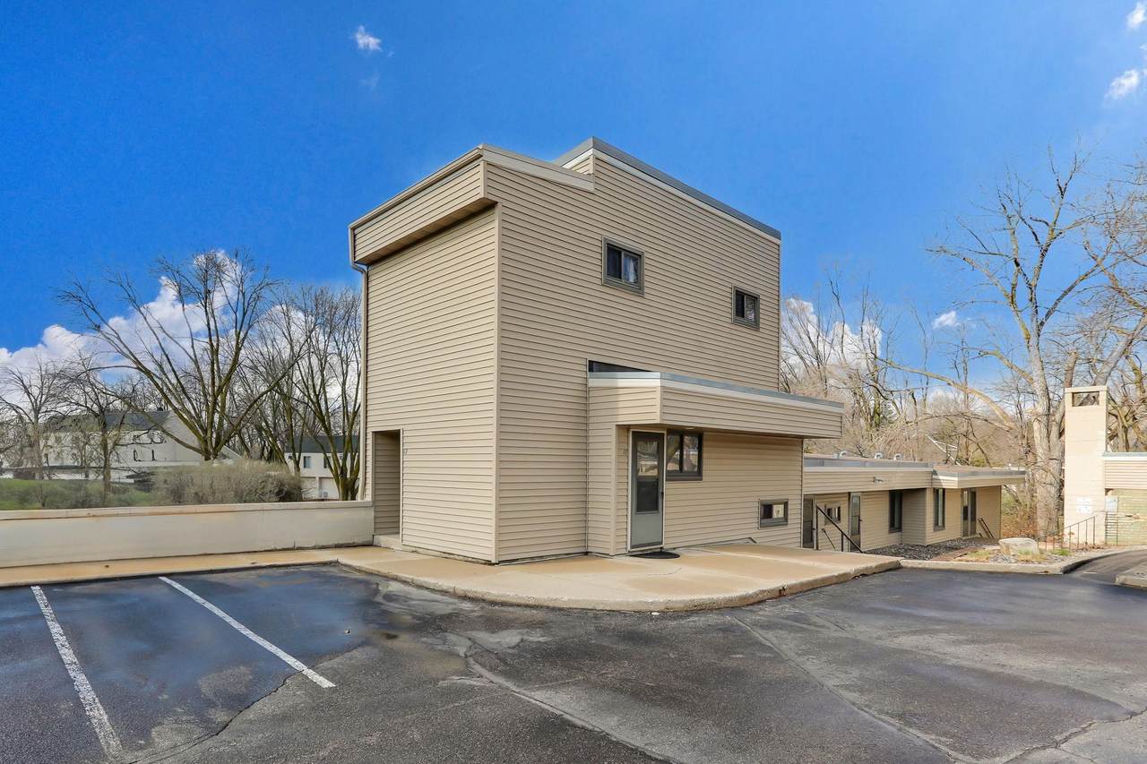 110212 Village Road - Photo 1