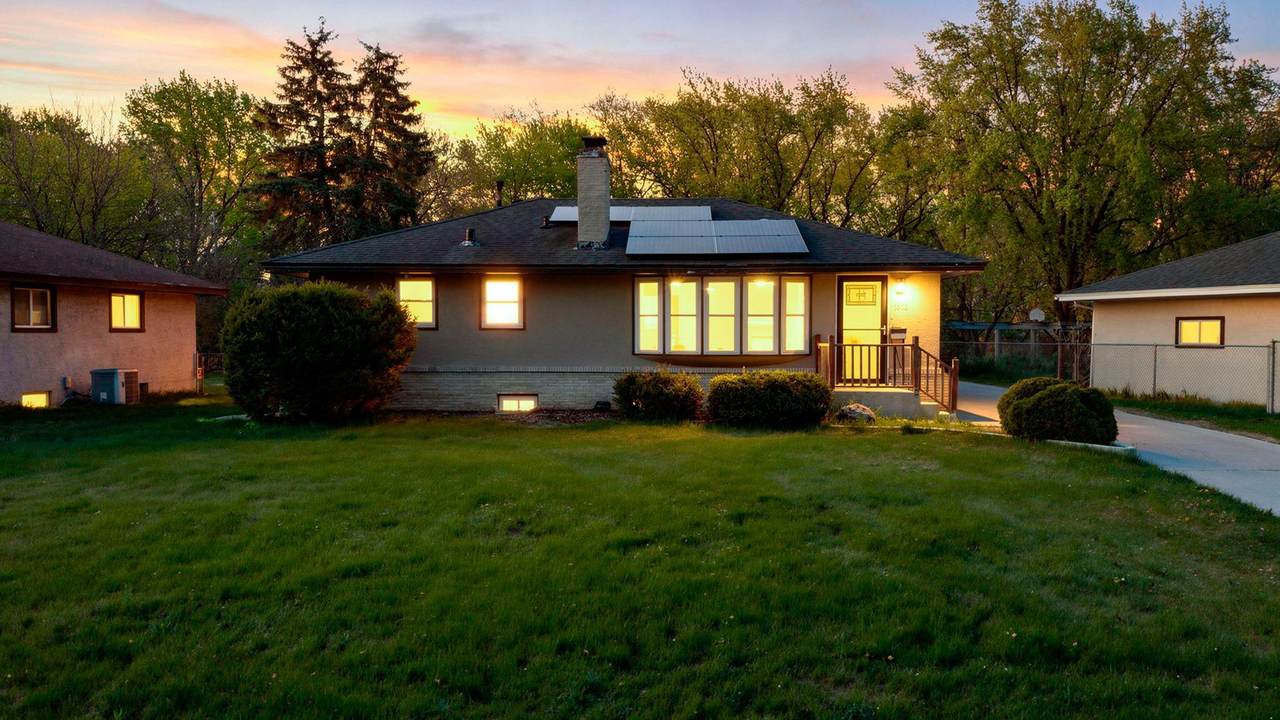 5918 Admiral Lane - Photo 1
