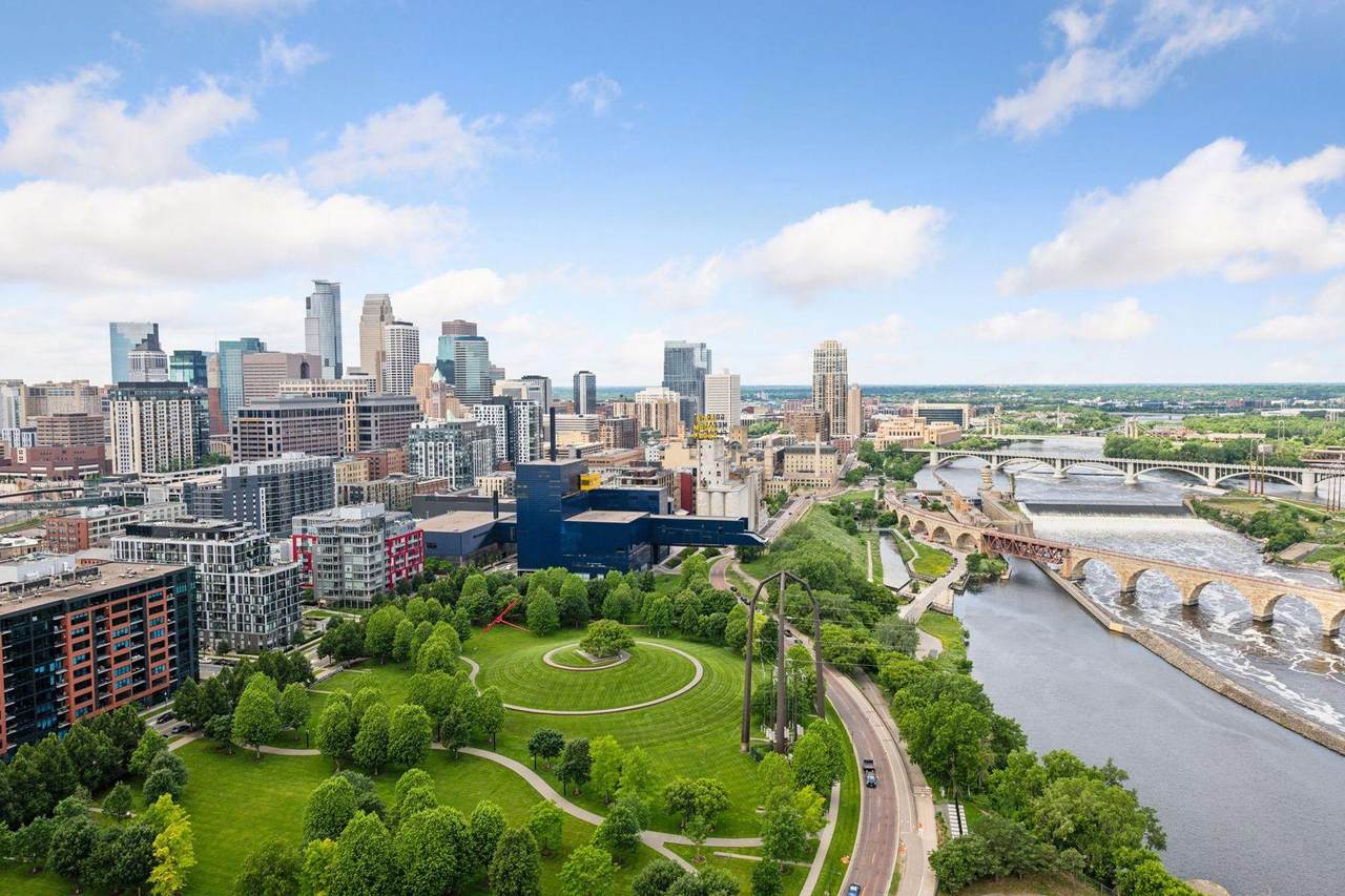 1111 River Parkway - Photo 1