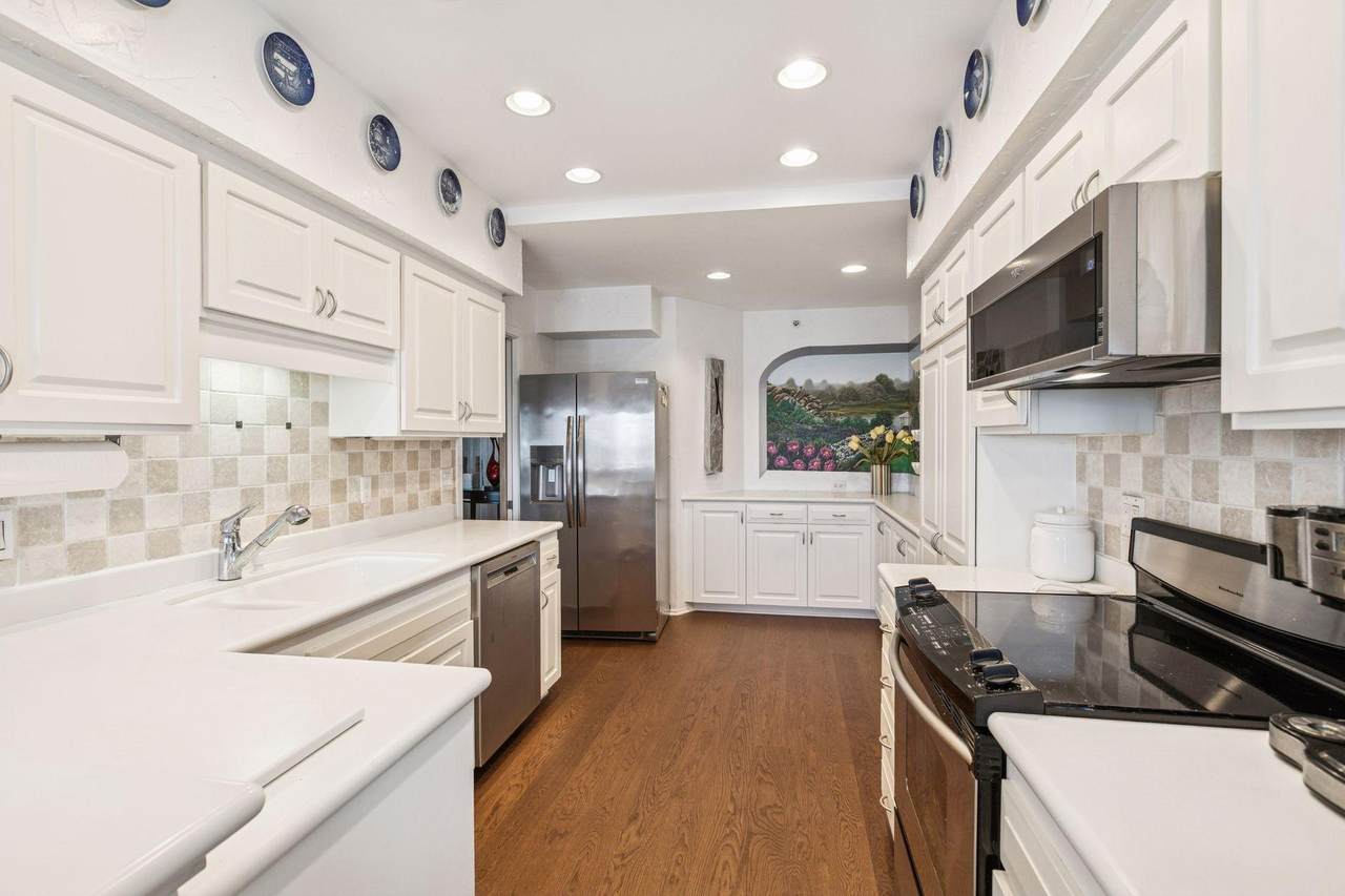 1235 Yale Place - Photo 1