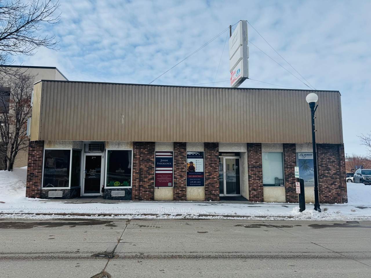 211/213 Broadway Street - Photo 1