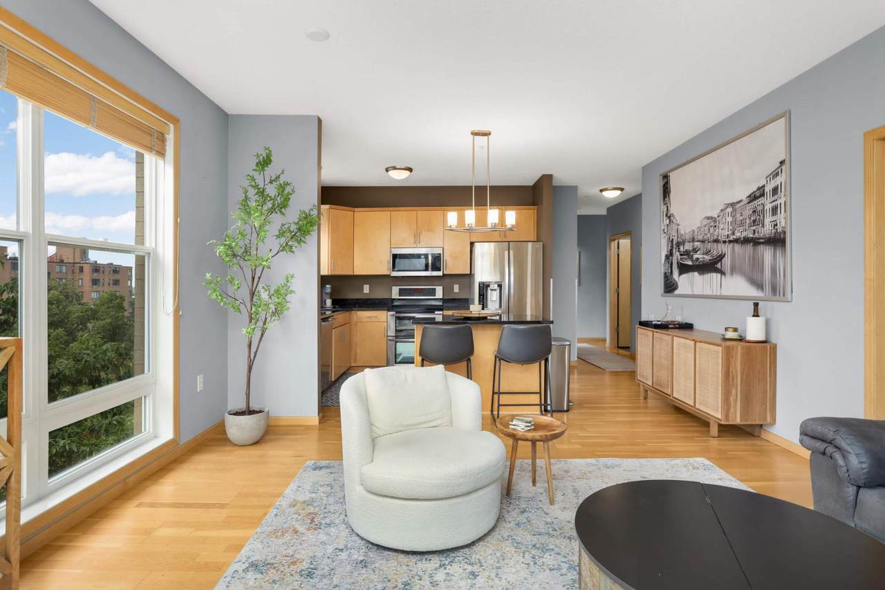 301 Oak Grove Street - Photo 1