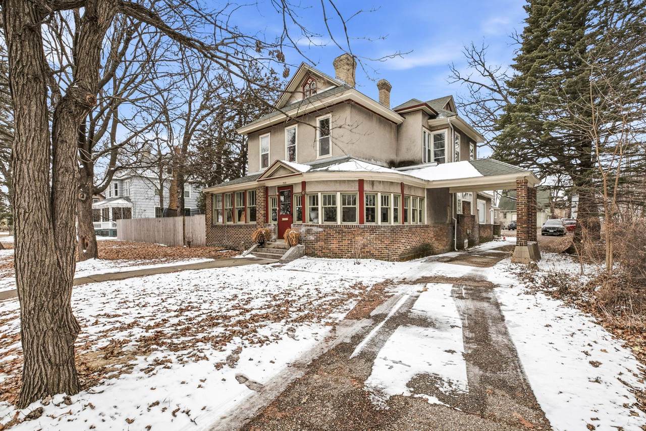 711 5th Avenue - Photo 1