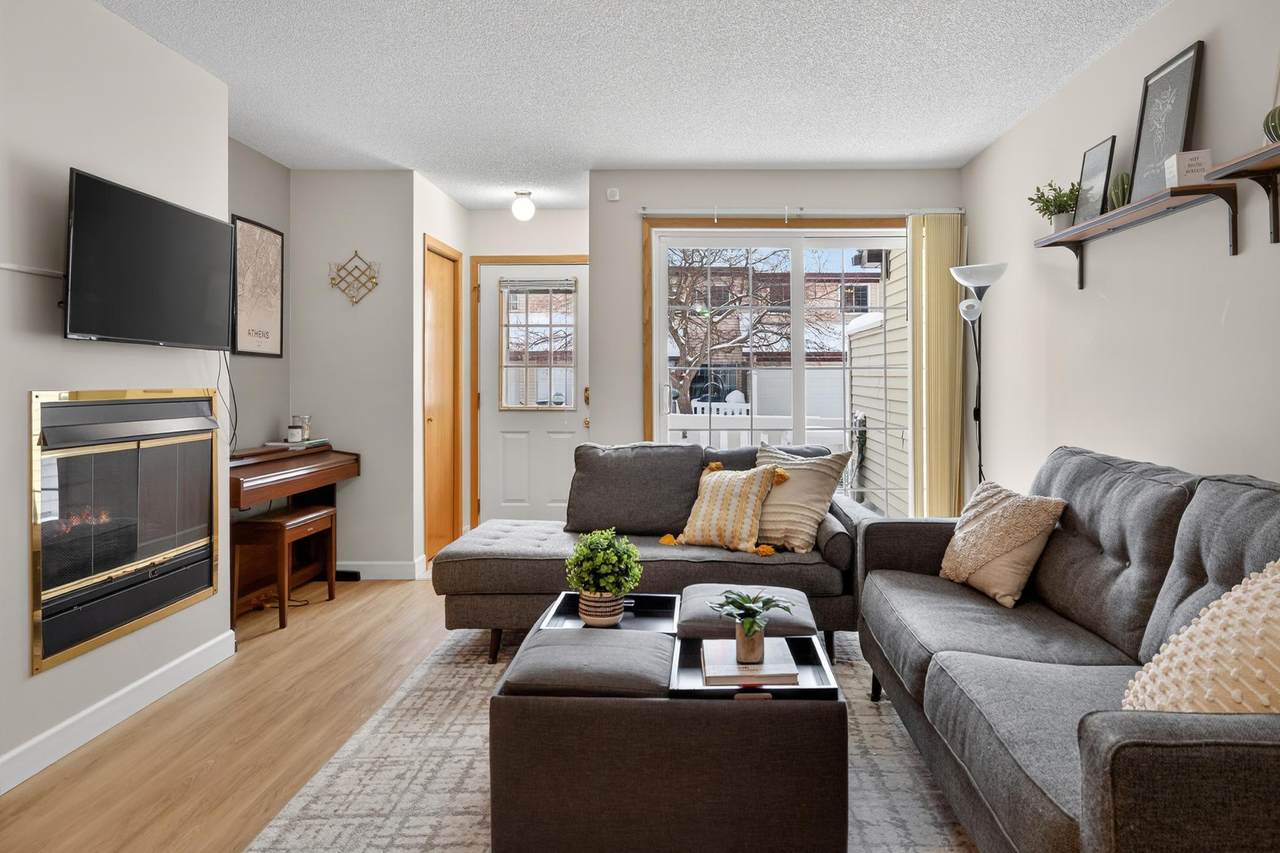 4065 Wilshire Circle - Photo 1