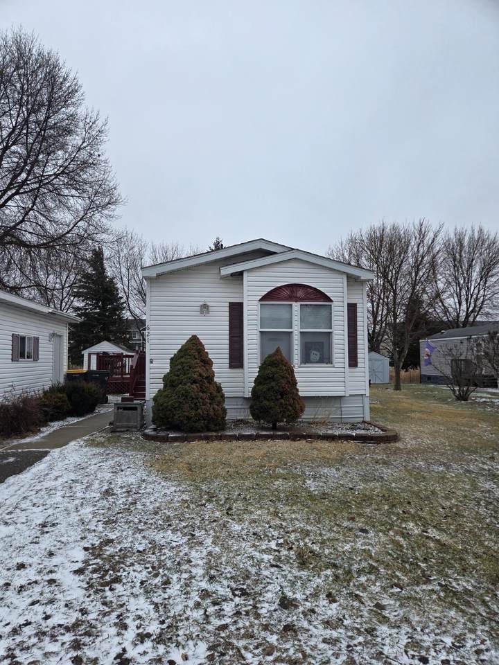 621 Shakespeare Avenue - Photo 1