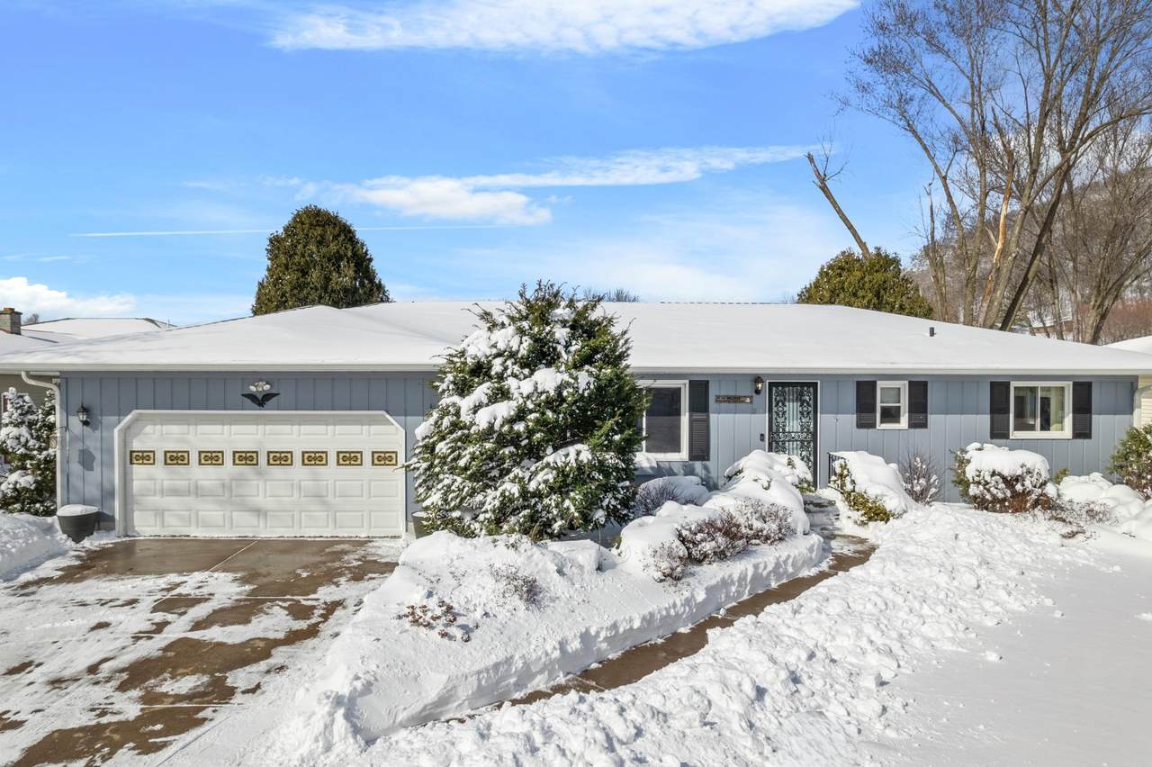 244 Edgeview Drive - Photo 1