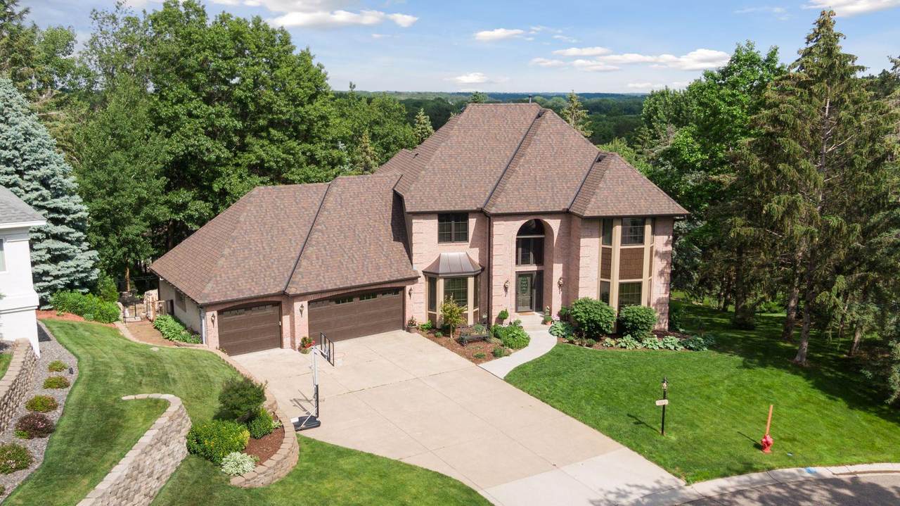 685 Valley View Court - Photo 1