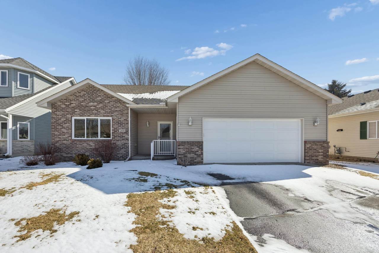 204 Goldfinch Lane - Photo 1