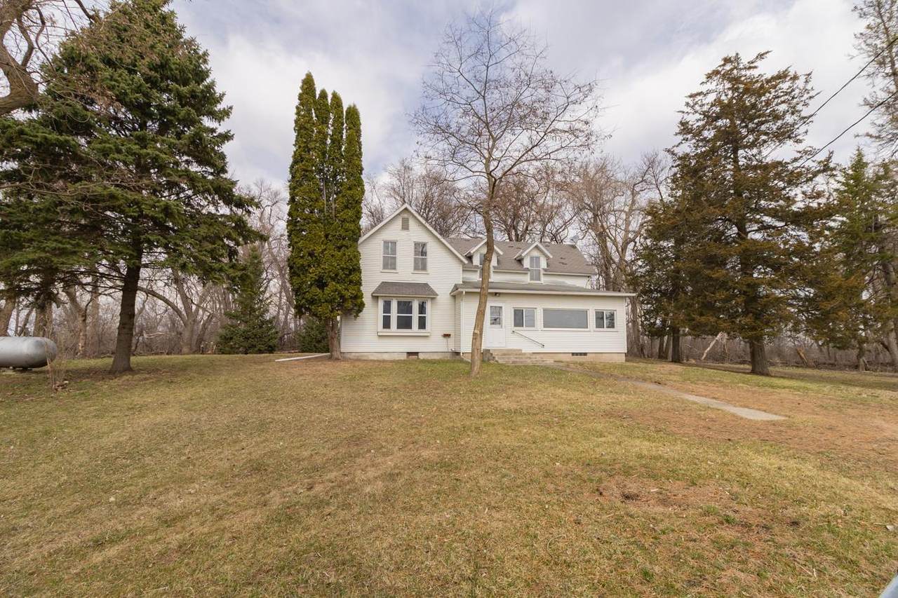 16827 Walden Avenue - Photo 1