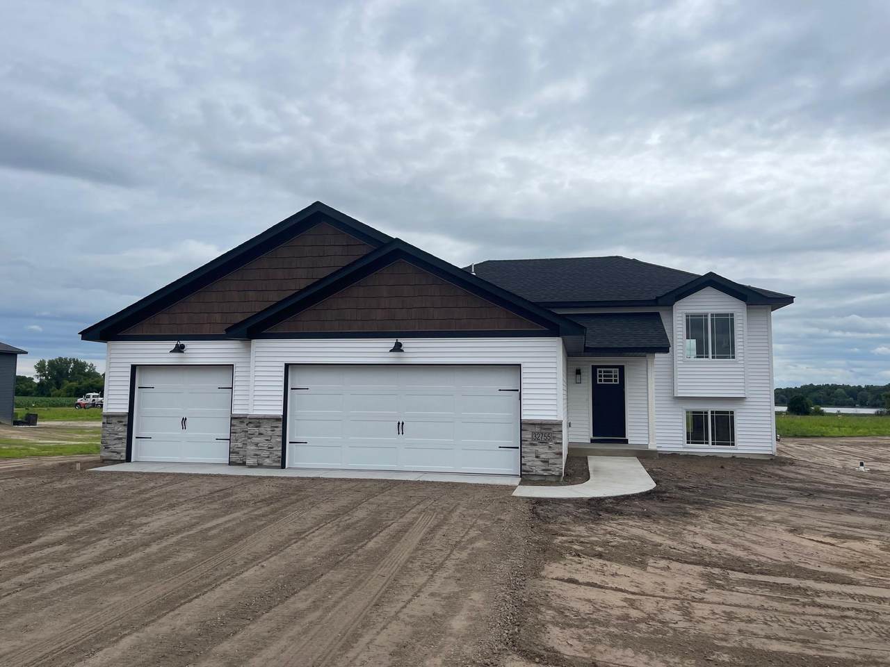 2562 341st Avenue - Photo 1