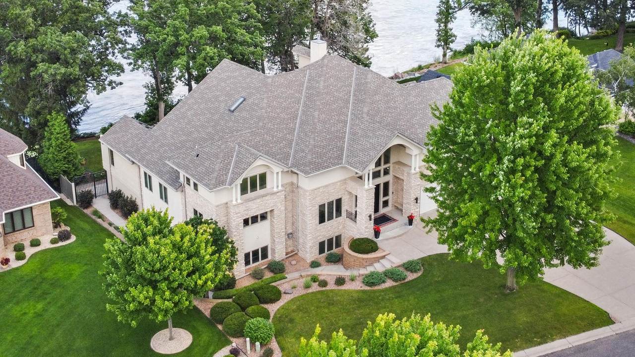 705 River Parkway - Photo 1