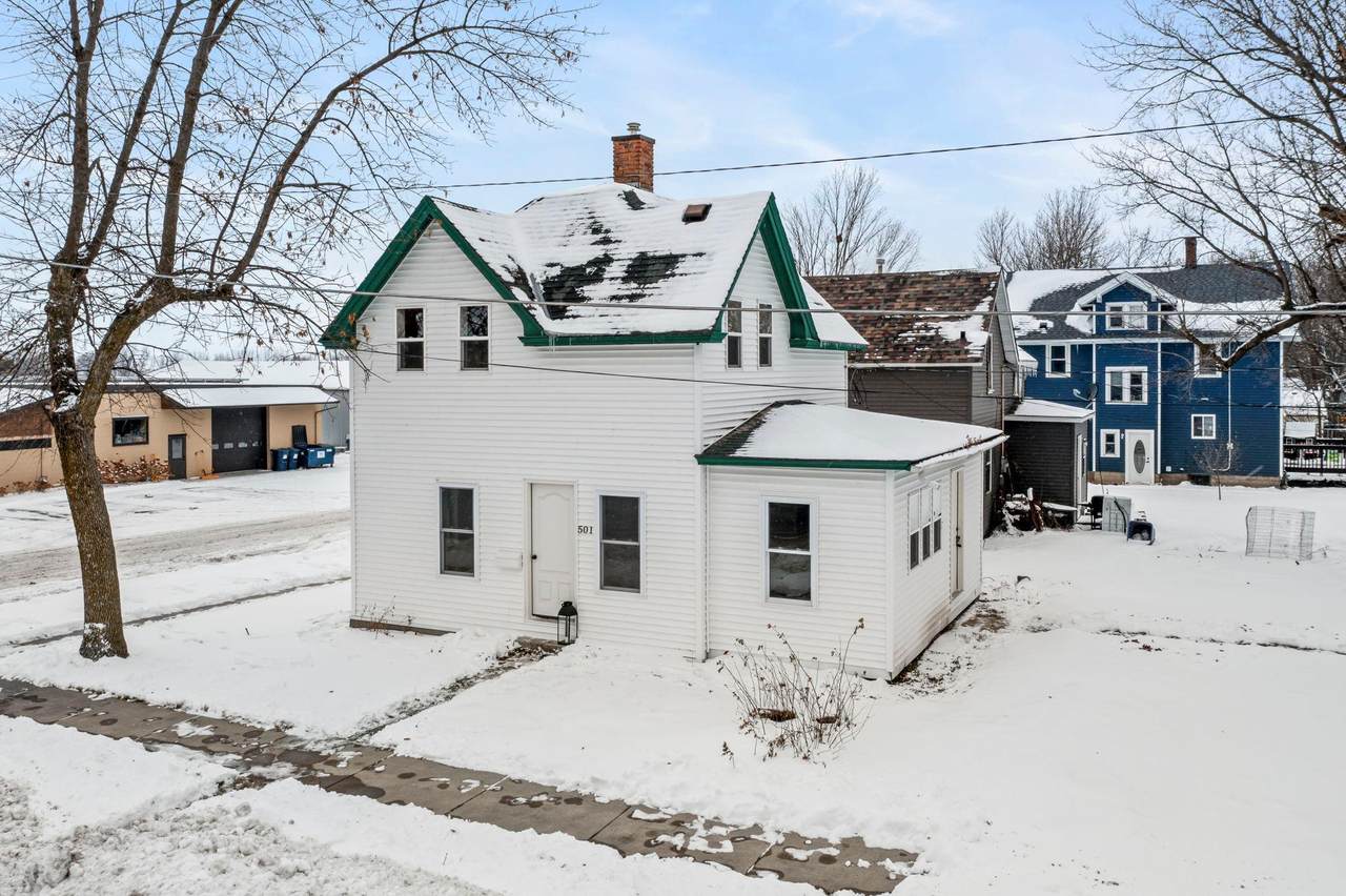 501 Baker Street - Photo 1