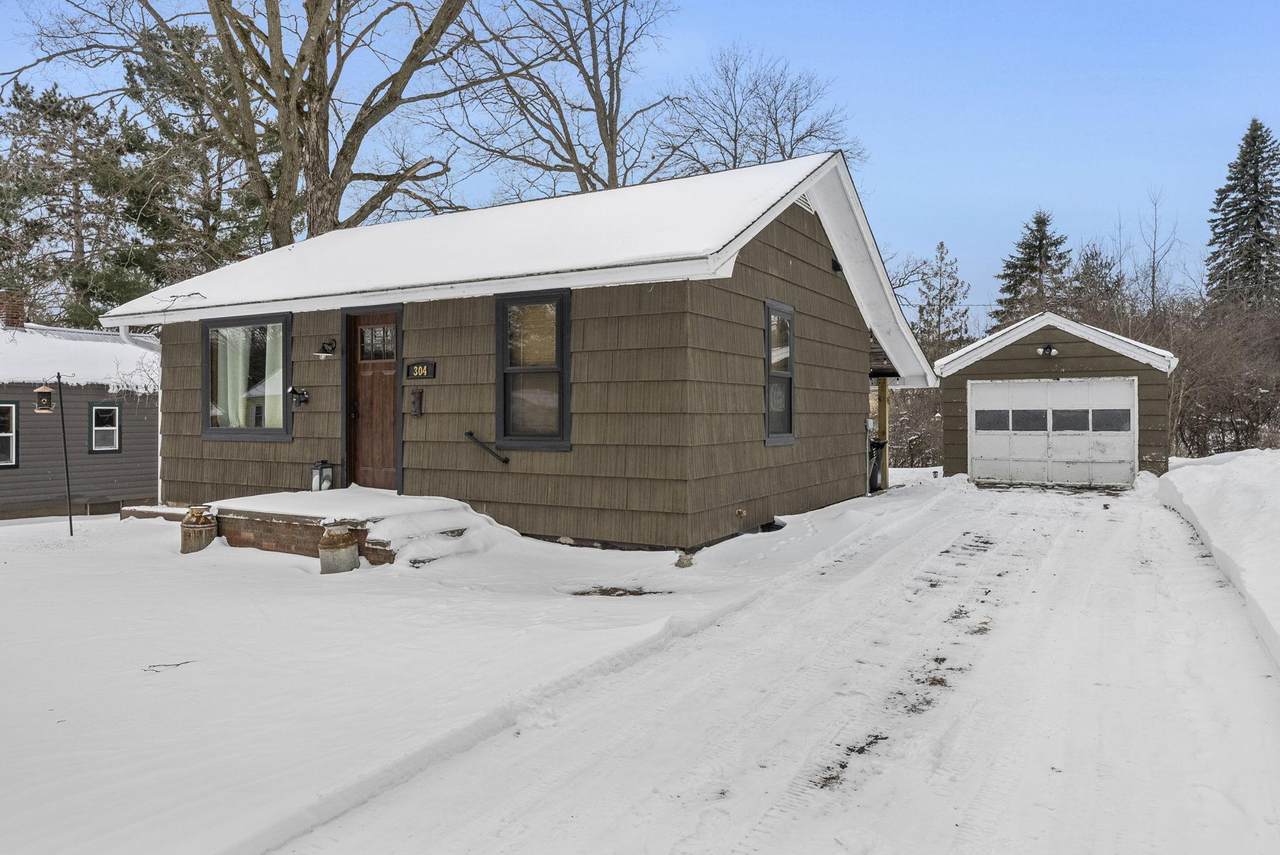 304 Polk Avenue - Photo 1
