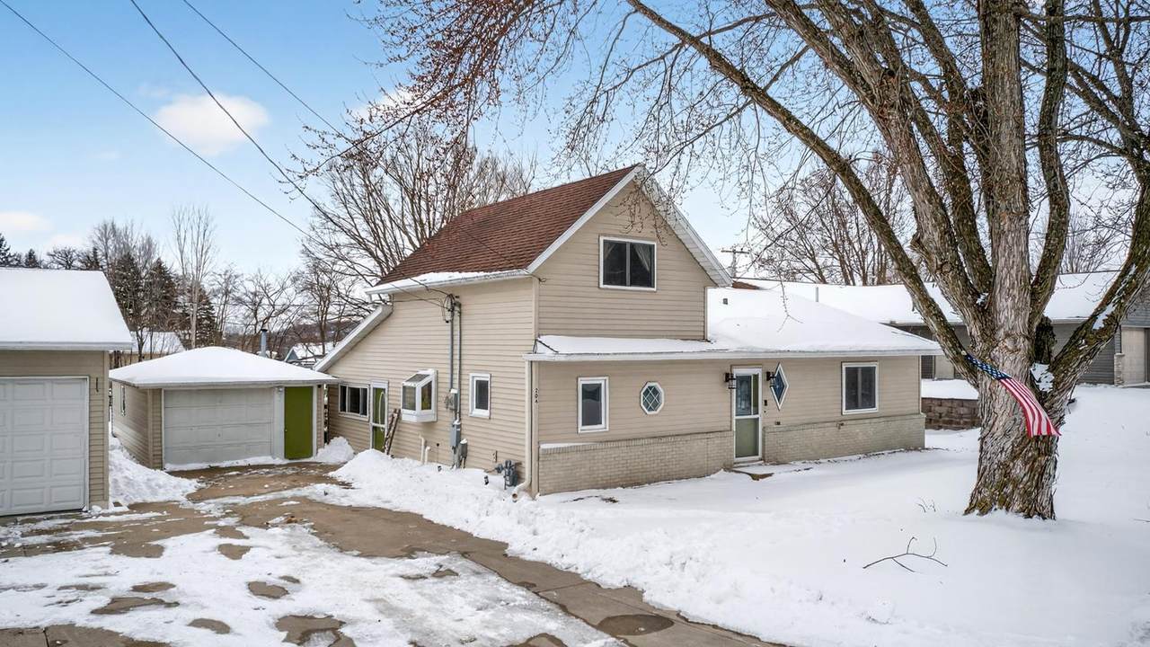 204 6th Street - Photo 1