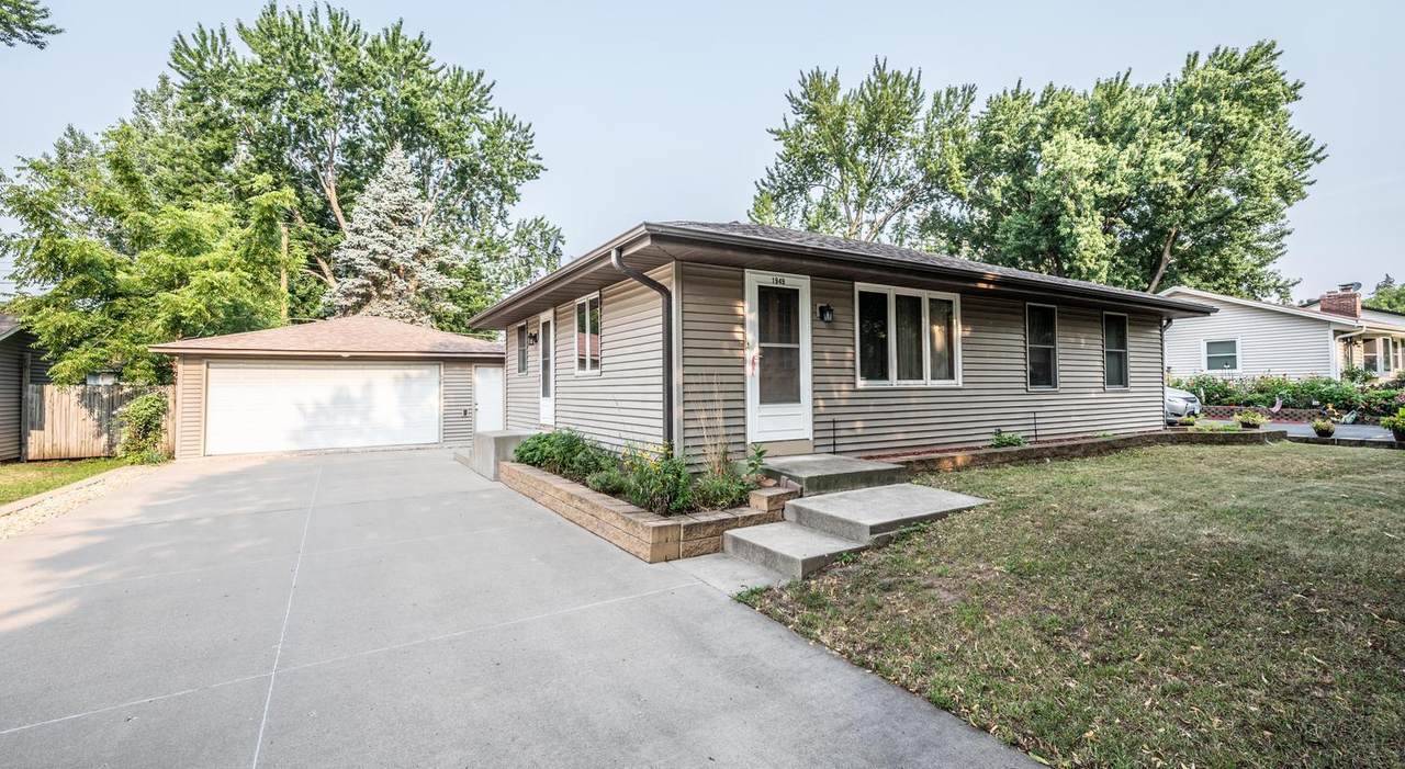 1949 Barry Drive - Photo 1
